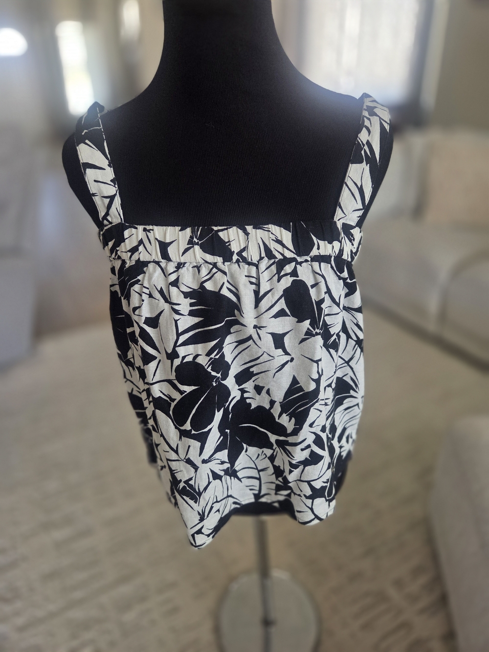 ✨ Michael Kors Floral Tank Top – Size Medium ✨